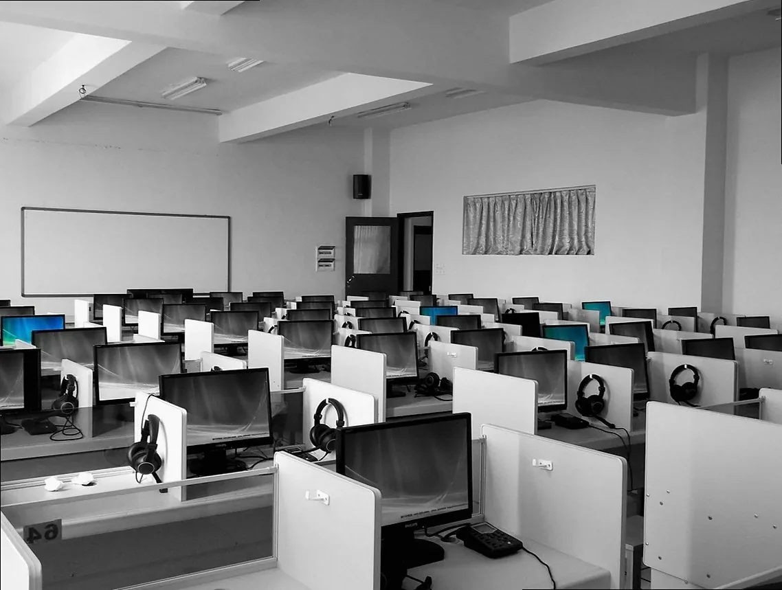language lab, college, university, cubicles, computers, black and white, isolated color, hdr, huinan, china, gray comput